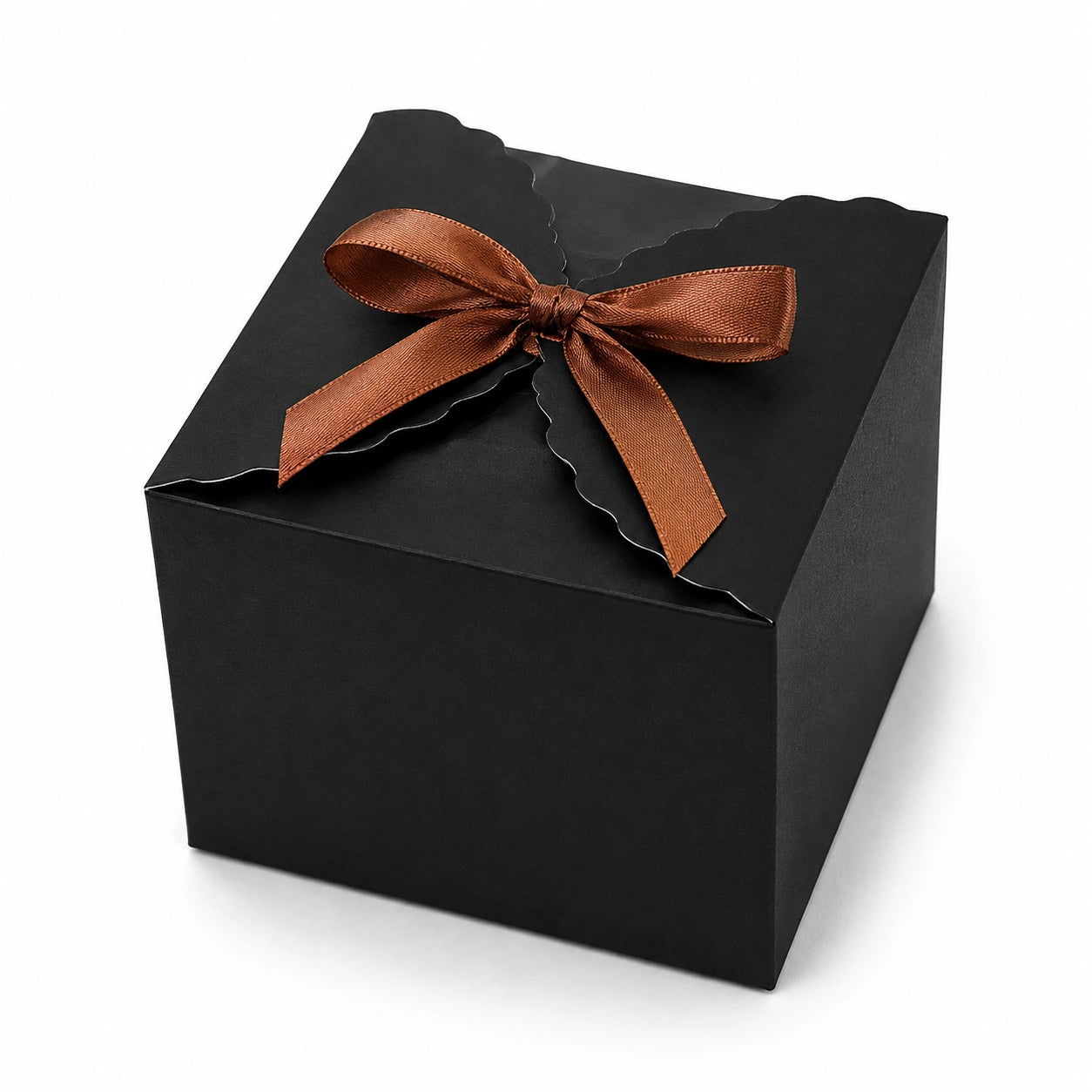 Boîte cadeau carrée 15 cm en carton noir avec ruban satin marron à nœud
